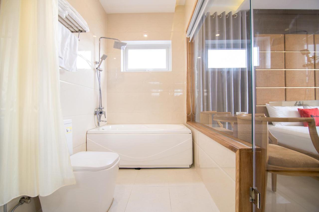 Reddoorz Plus Near Lotte Mart Cong Hoa Bandar Ho Chi Minh Luaran gambar