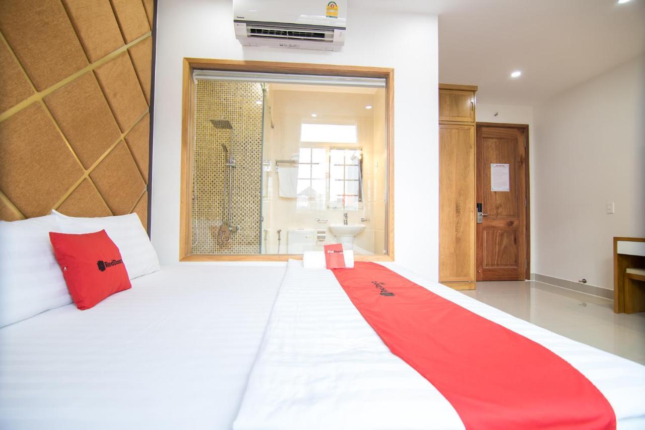 Reddoorz Plus Near Lotte Mart Cong Hoa Bandar Ho Chi Minh Luaran gambar
