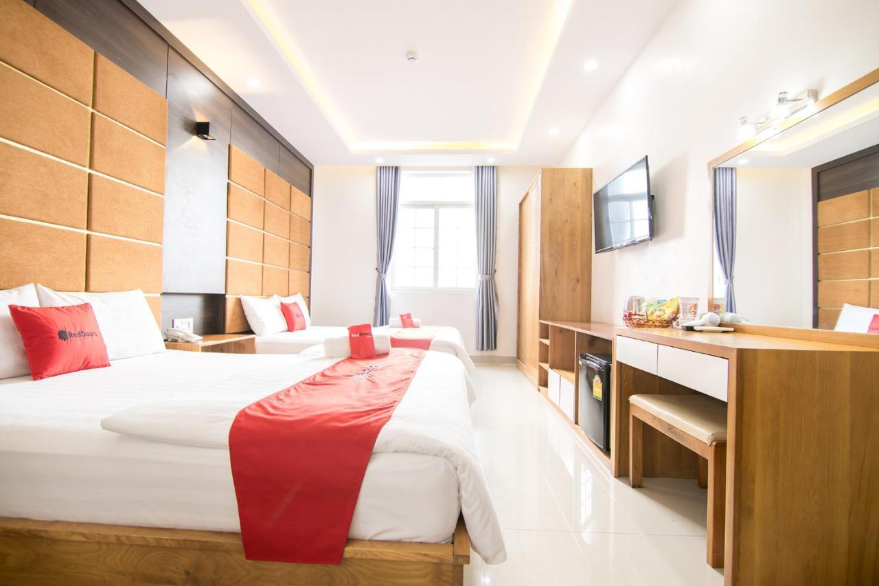 Reddoorz Plus Near Lotte Mart Cong Hoa Bandar Ho Chi Minh Luaran gambar