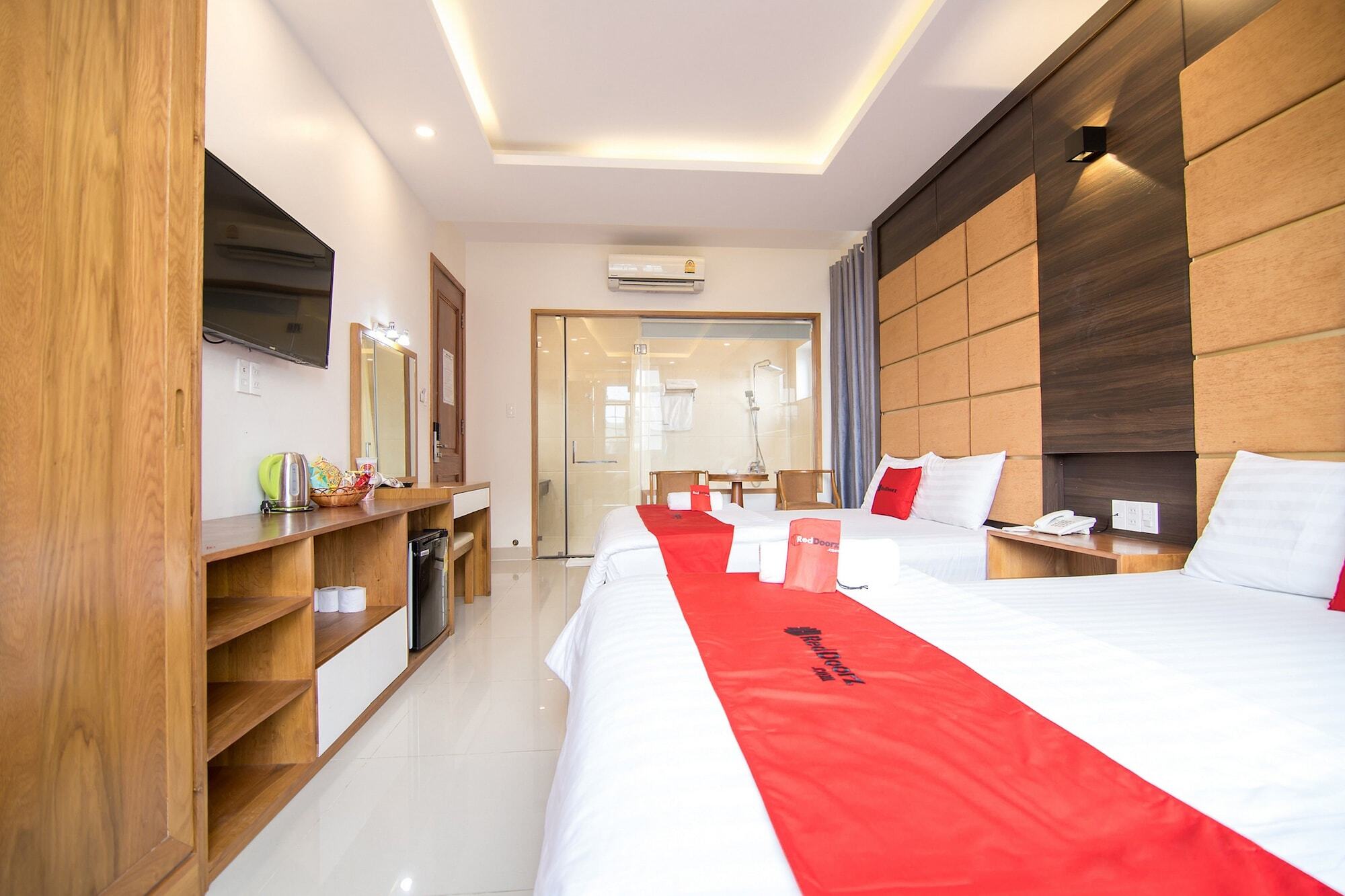 Reddoorz Plus Near Lotte Mart Cong Hoa Bandar Ho Chi Minh Luaran gambar