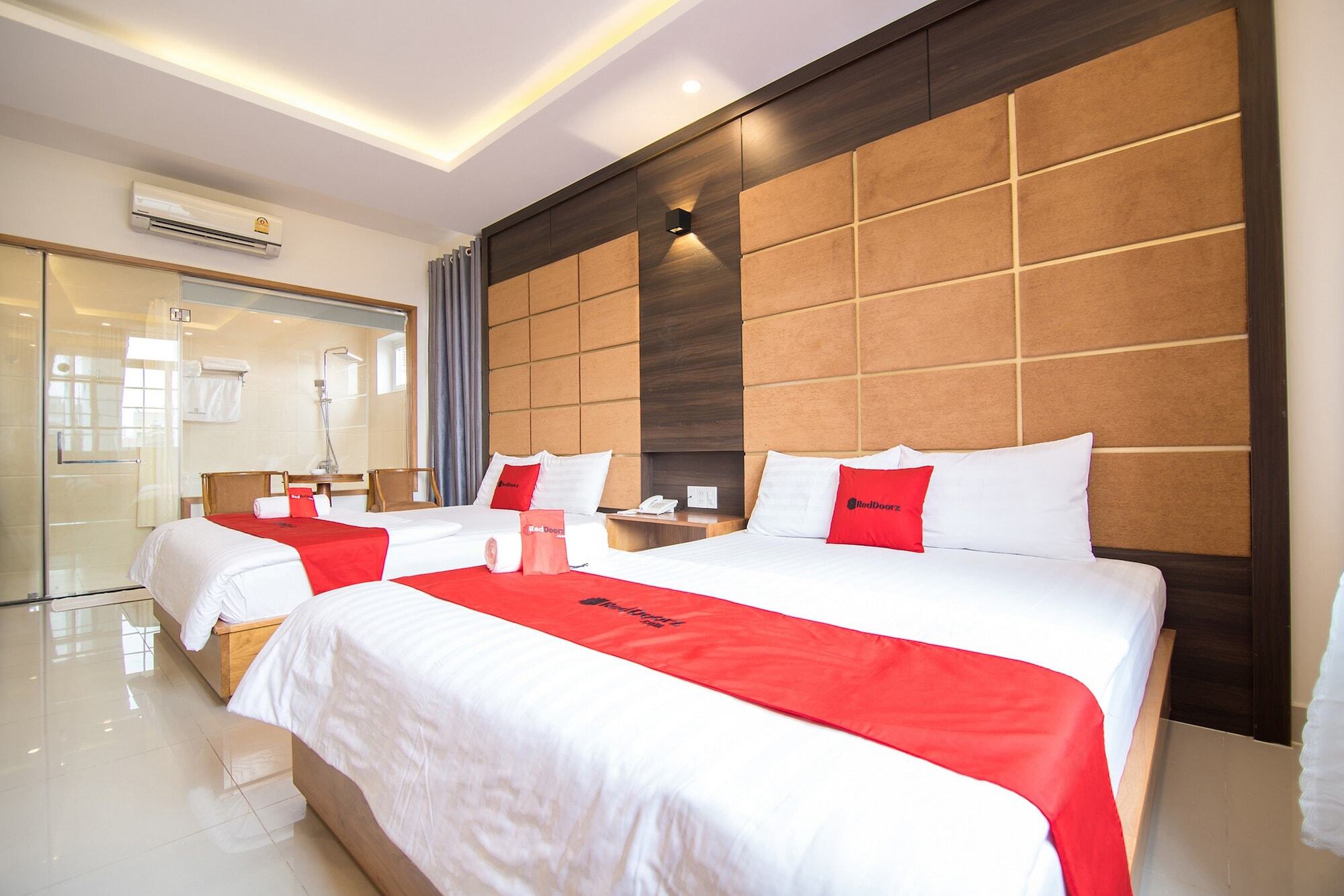 Reddoorz Plus Near Lotte Mart Cong Hoa Bandar Ho Chi Minh Luaran gambar